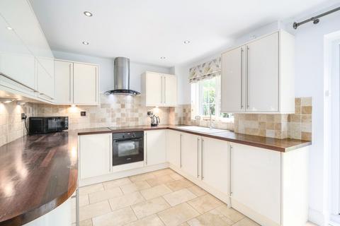 3 bedroom end of terrace house for sale, Mayfield Close, Walton-on-Thames, KT12