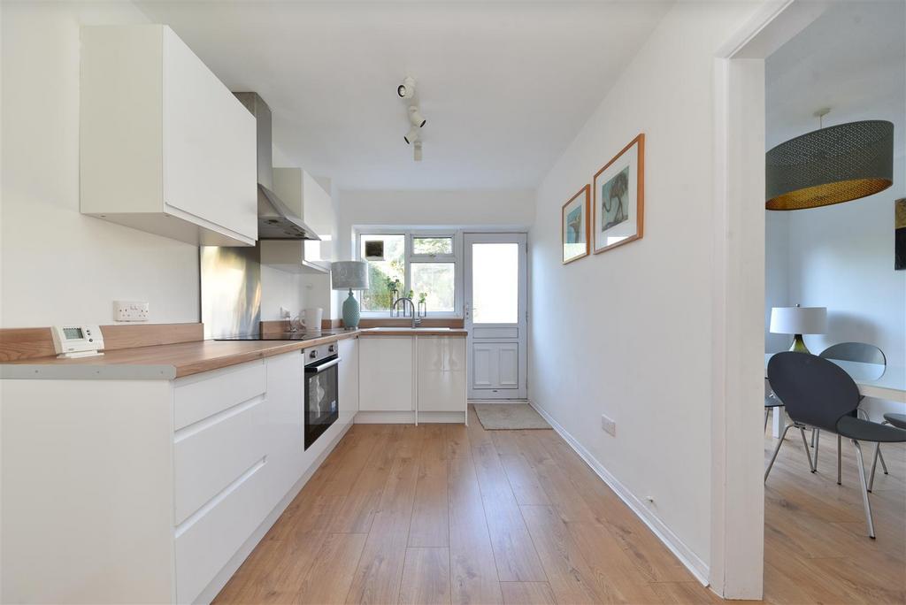 Wellington Road, Stevenage 3 bed terraced house for sale £375,000