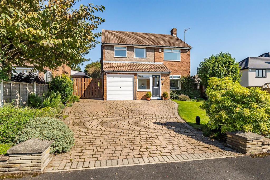 School Green, Bramhope, Leeds 4 bed detached house for sale £750,000