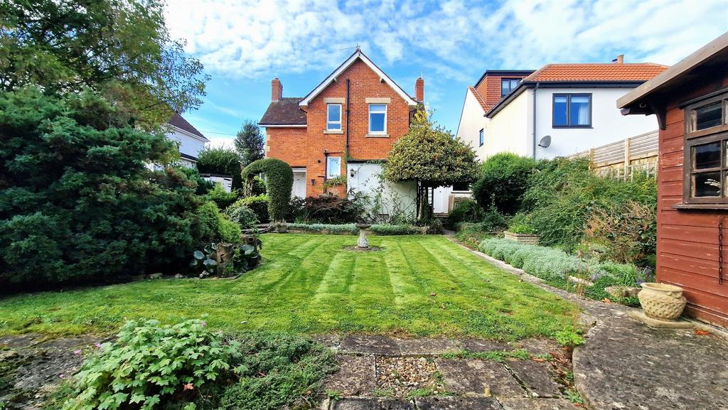Lickhill Road, Calne 3 bed detached house for sale £465,000