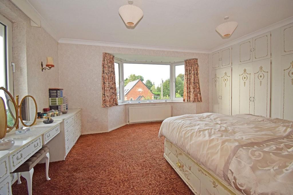 Burford House, bed 1.jpg