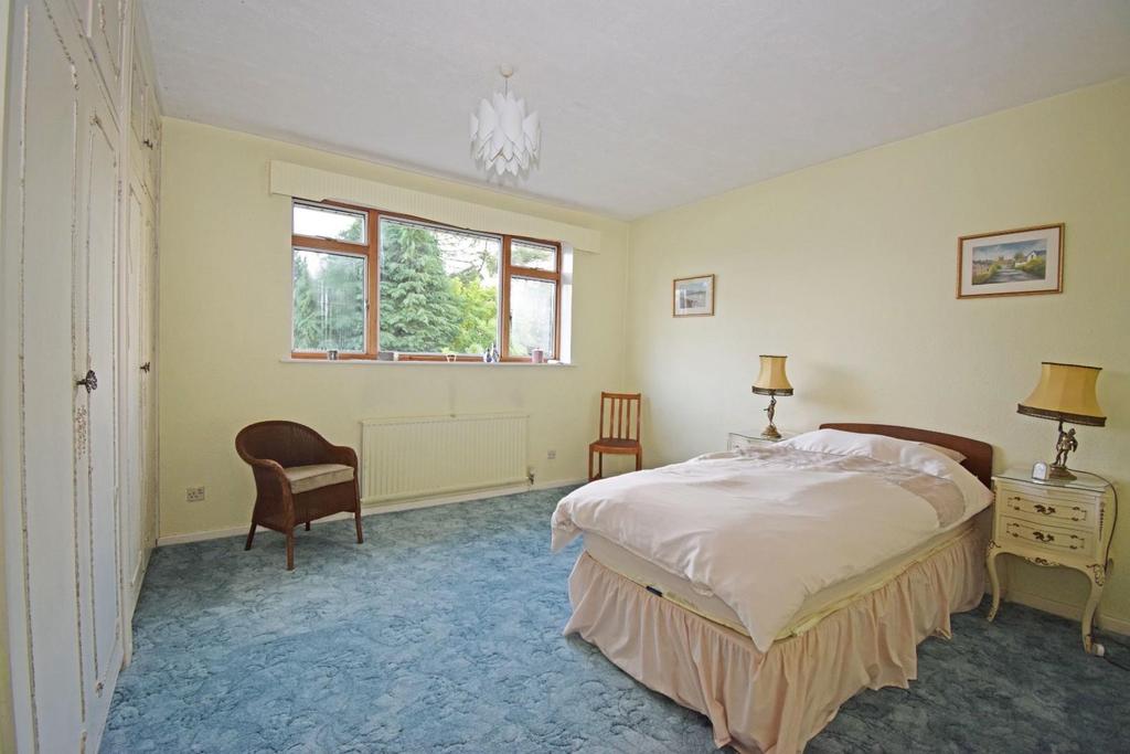 Burford House, bed 2.jpg