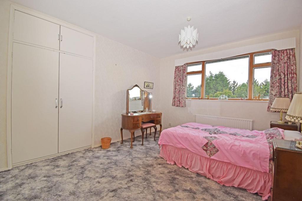 Burford House, bed 3.jpg