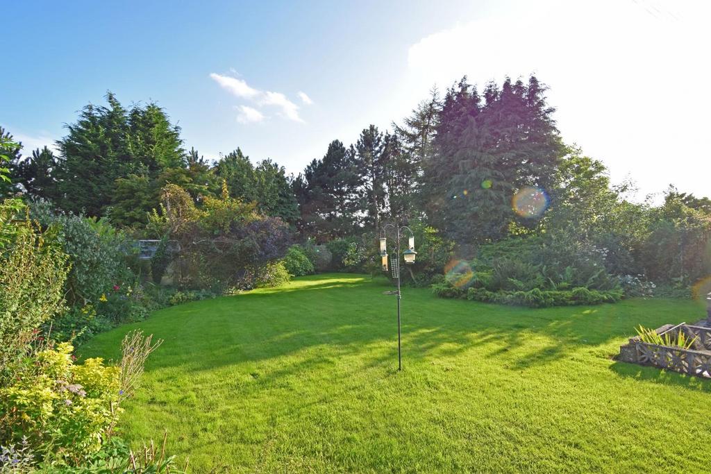 Burford House, garden c.jpg
