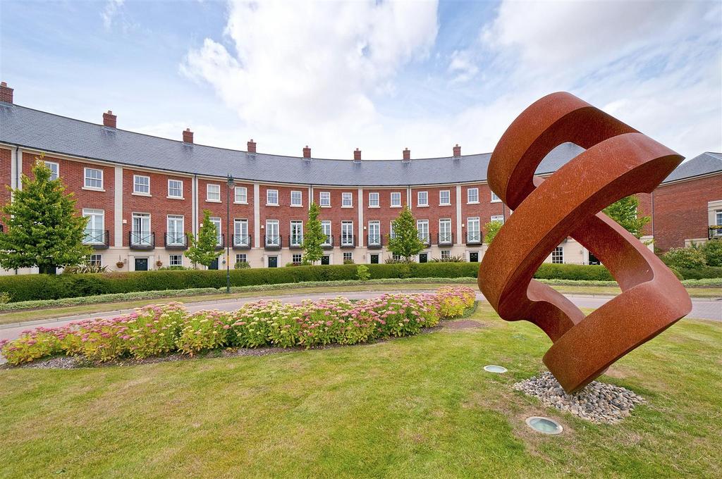 Beacon Avenue, Kings Hill, ME19 4LH 5 bed townhouse for sale £585,000