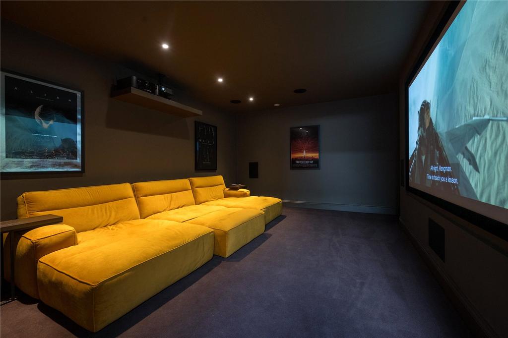 Cinema / Snug