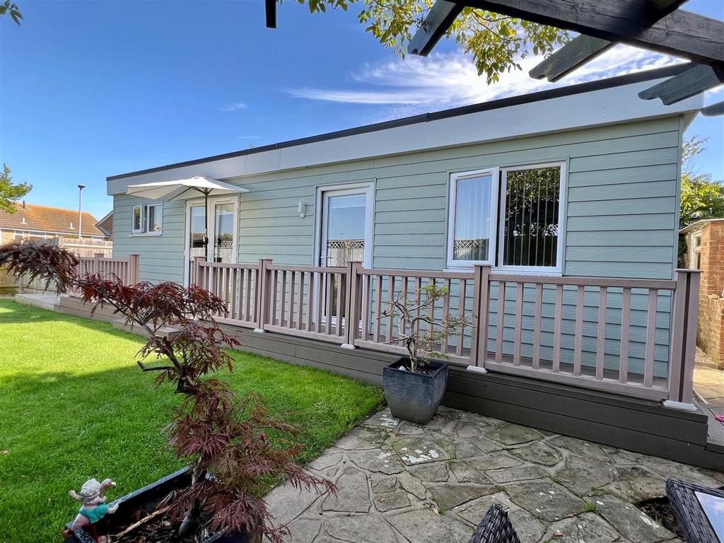 Brodrick Road, Eastbourne 4 bed semidetached house for sale £350,000
