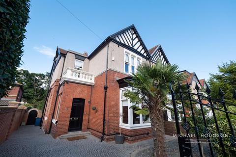6 bedroom semi-detached house for sale, Victoria Avenue, Grangetown, Sunderland