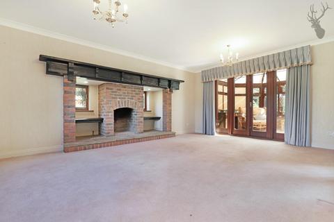 16 The Paddocks, Stapleford Abbotts, Romford, RM4 1HG
