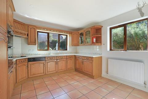 16 The Paddocks, Stapleford Abbotts, Romford, RM4 1HG