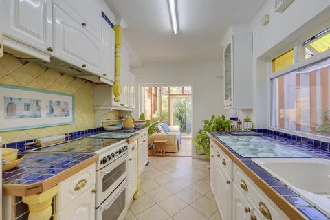 25 Longhurst Road, London, SE13 5LR