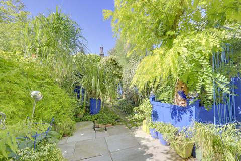 25 Longhurst Road, London, SE13 5LR