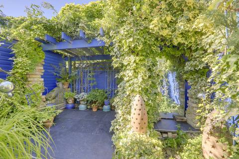 25 Longhurst Road, London, SE13 5LR