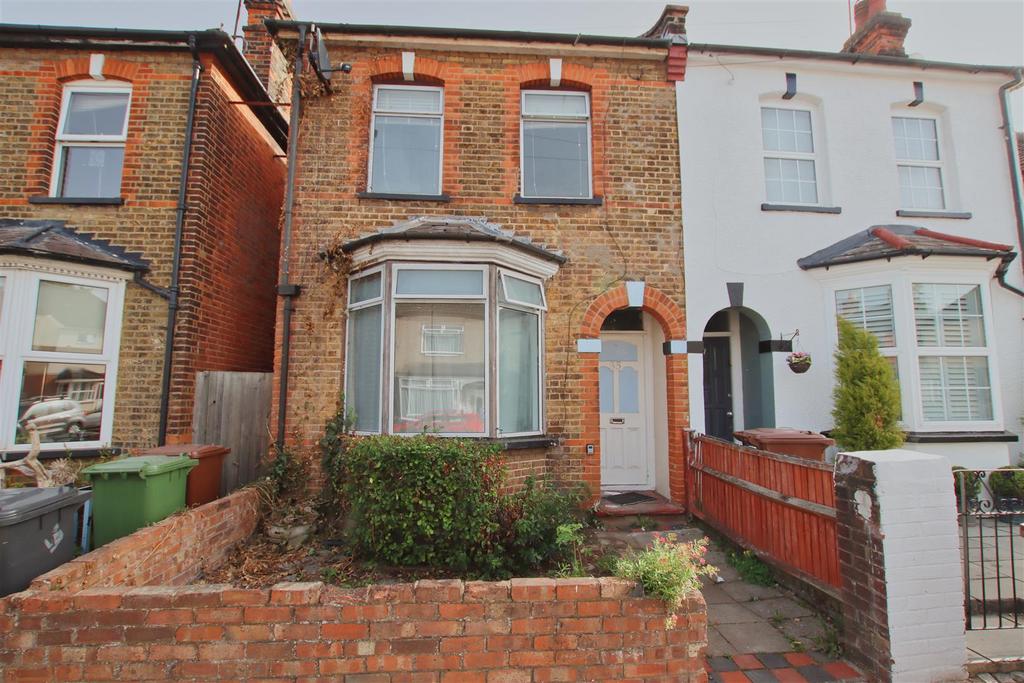 Drayton Road, Borehamwood 3 bed semidetached house for sale £465,000