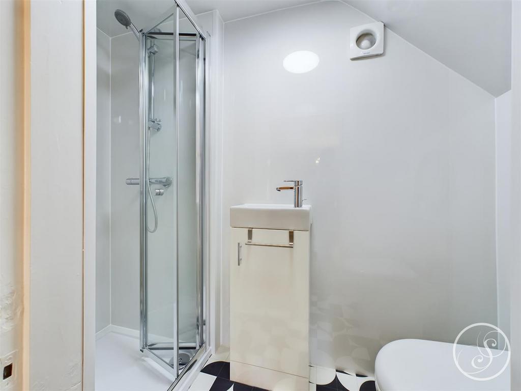 Bedroom 2 En-suite