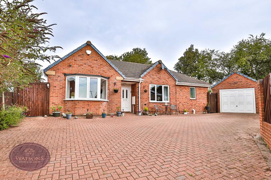 Alberta Avenue, Selston, Nottingham, NG16 3 bed detached bungalow for