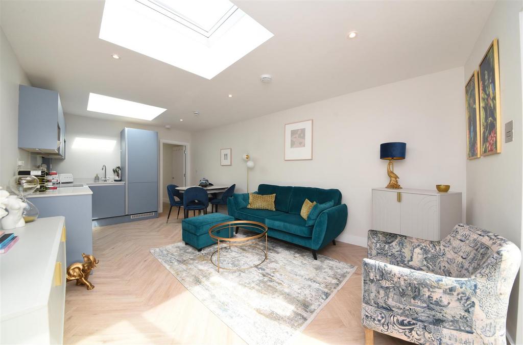 Church Lane, East Finchley, N2 1 bed for sale £450,000