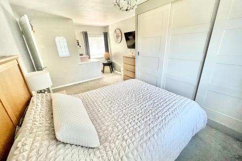 6 Crane Road, Rotherham, S61 3EW