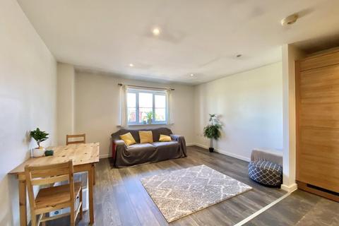 2 bedroom flat for sale, Vantage Court, 37 Oxford Avenue, Harlington, UB3 5HY