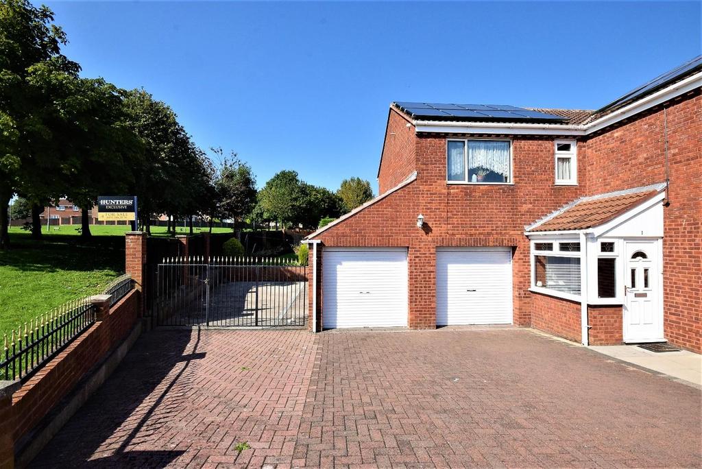 Double Garage &amp; Motorhome Standage