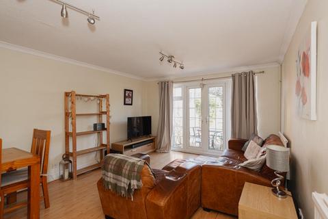 52 Delaporte Close, Epsom, KT17 4AF