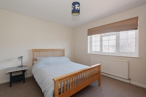 52 Delaporte Close, Epsom, KT17 4AF