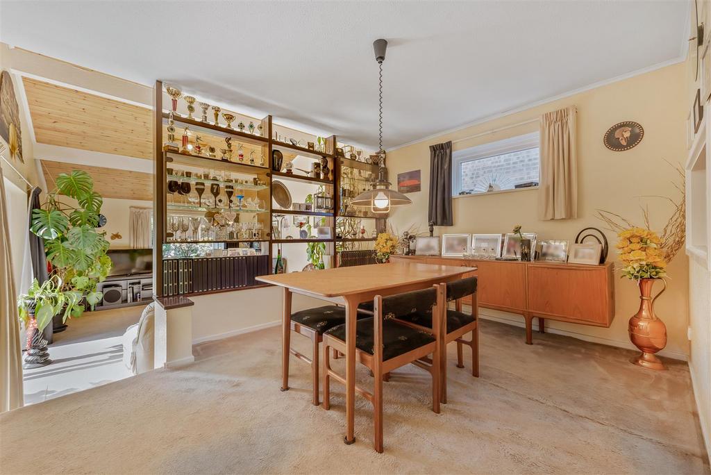 Cavendish Meads, Sunninghill 3 bed detached bungalow for sale £650,000