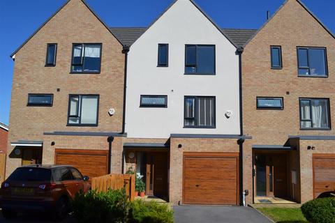 4 bedroom townhouse for sale, Ashley Green, Wortley, Leeds