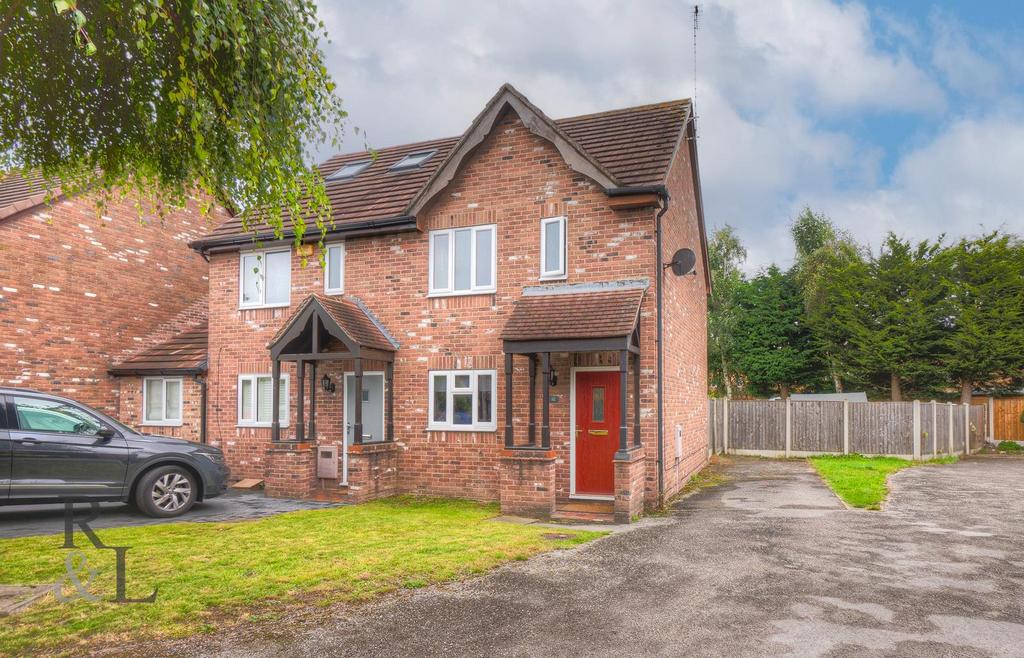 Bampton Court, Gamston, Nottingham 2 bed semidetached house for sale