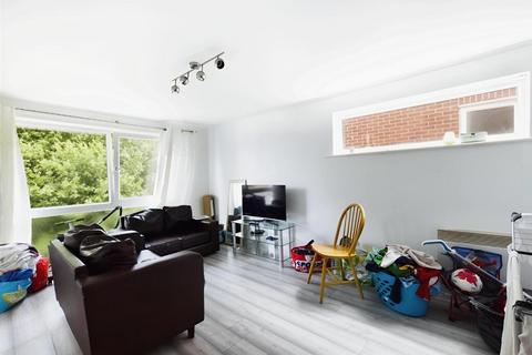 81 Burns Drive, Hemel Hempstead, HP2 7NW