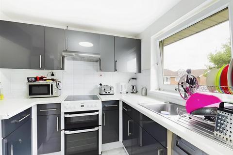 81 Burns Drive, Hemel Hempstead, HP2 7NW