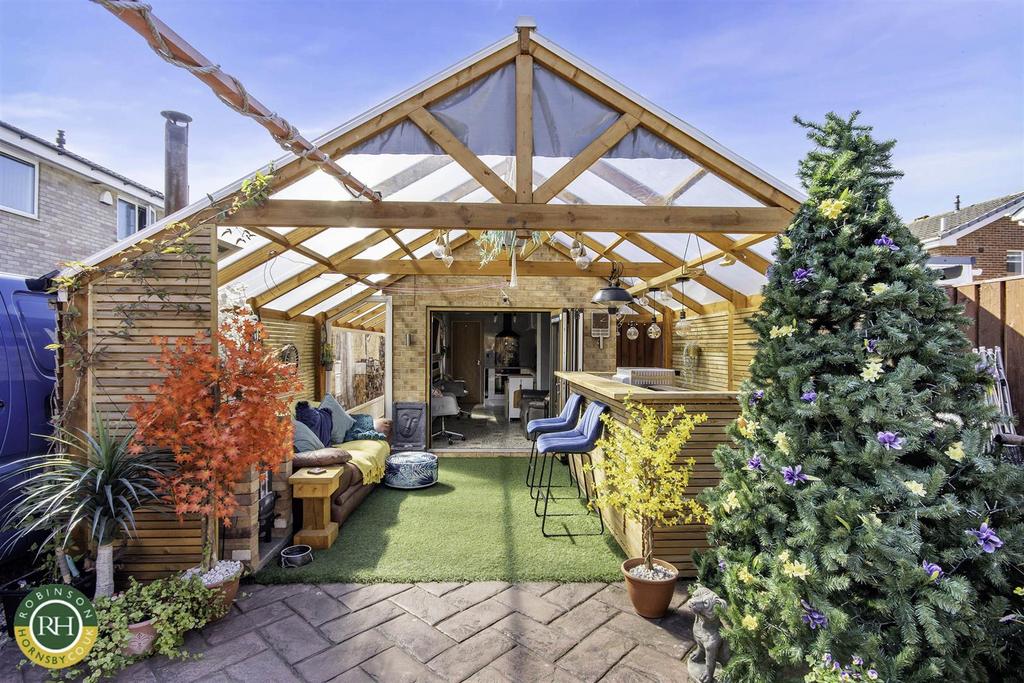 Annex outdoor space