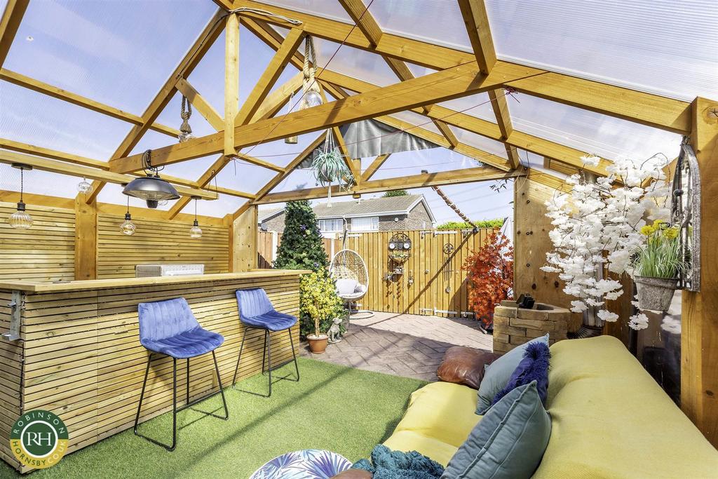 Annex outdoor space