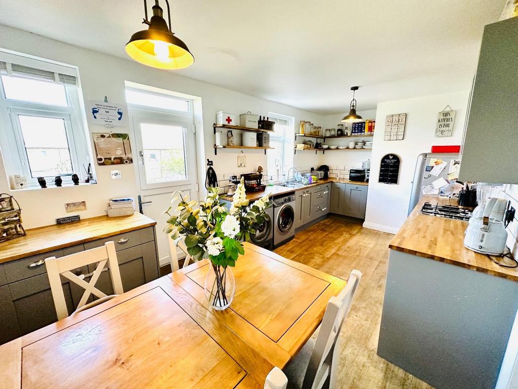 Kitchen  dining room