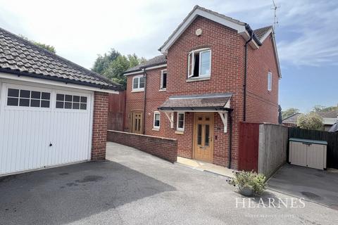 4 bedroom detached house for sale, Wellow Gardens, Oakdale, Poole, BH15