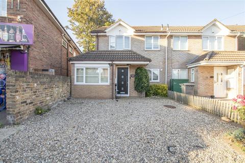 3 bedroom semi-detached house for sale, Nunsbury Drive, Turnford