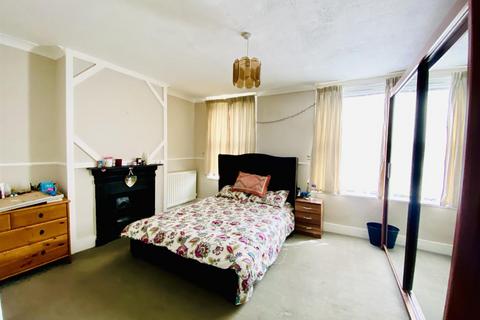 3 bedroom maisonette for sale, Moffat Road, Thornton Heath