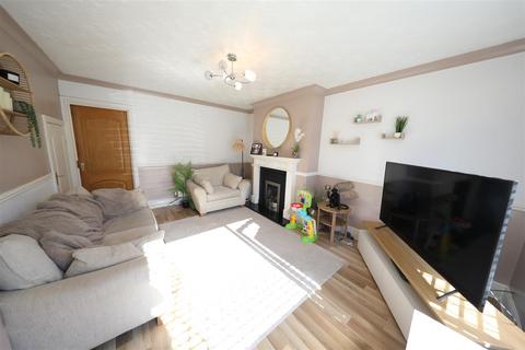 3 bedroom house for sale - Annandale Road, Hull