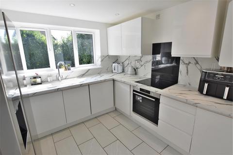 3 bedroom detached house for sale - Heather Road, Bicester