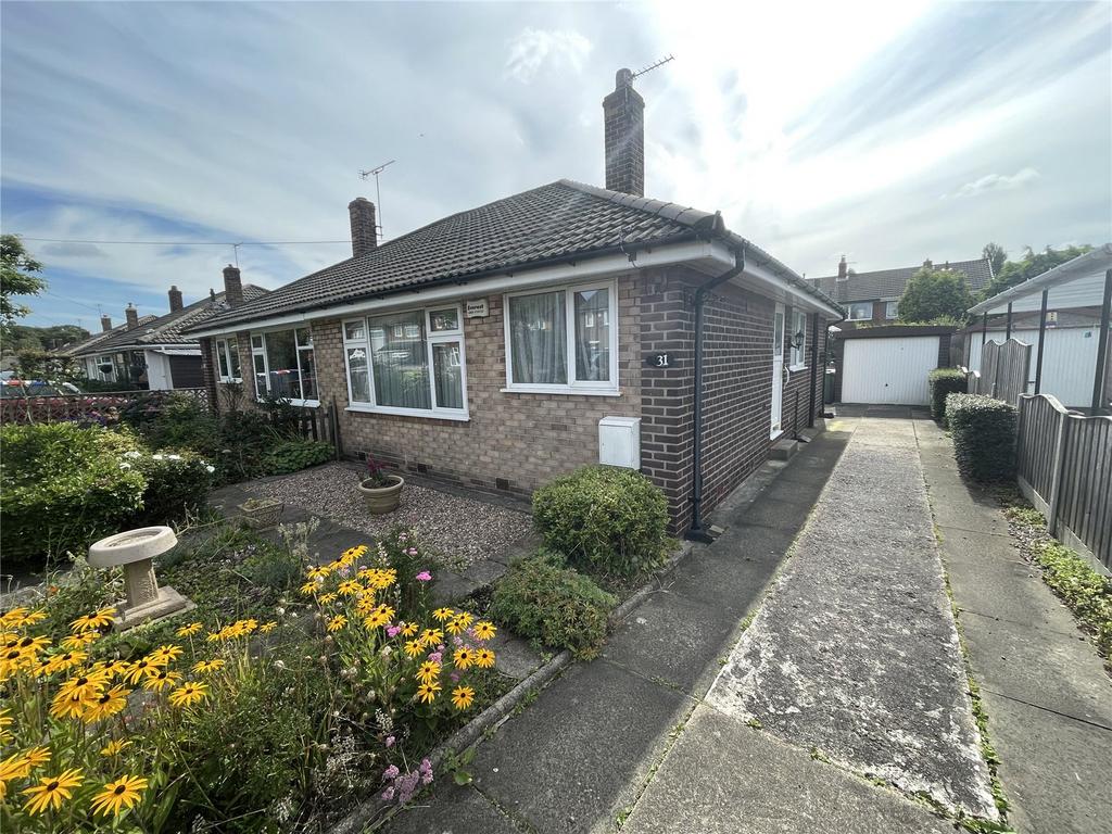 Thornes Moor Drive, Wakefield, West Yorkshire, WF2 2 bed bungalow for