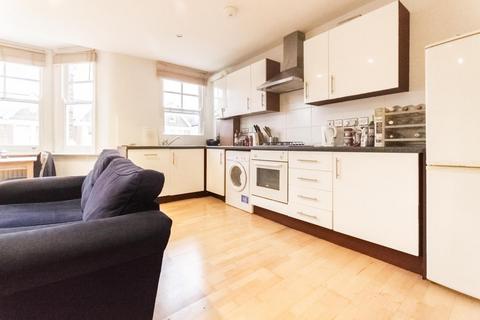 2 bedroom flat to rent, Lynette Avenue, SW4