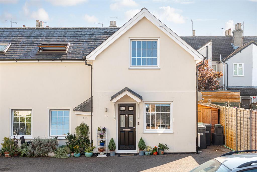 Victoria Road, Redhill 2 bed for sale £350,000
