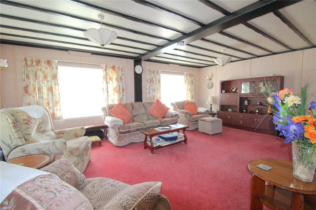 Trowbridge Lodge Park, Trowbridge 2 bed detached house £140,000