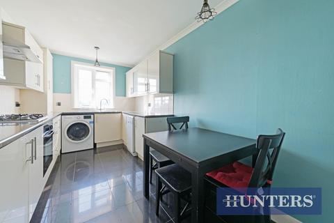 2 bedroom flat for sale - Bushey Road, London