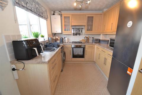 8 Jacobs Croft, Clayton, Bradford, BD14 6SU