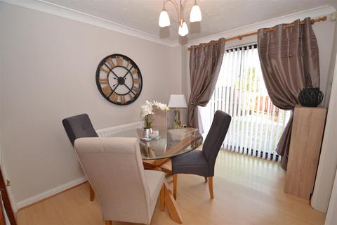 8 Jacobs Croft, Clayton, Bradford, BD14 6SU