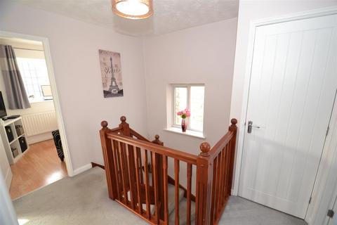 8 Jacobs Croft, Clayton, Bradford, BD14 6SU