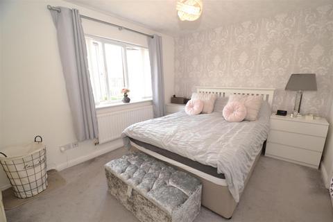 8 Jacobs Croft, Clayton, Bradford, BD14 6SU