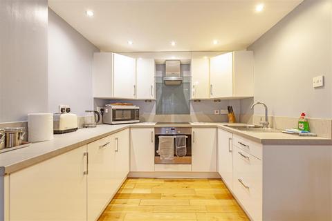 2 bedroom house for sale, Bath Street, Bakewell