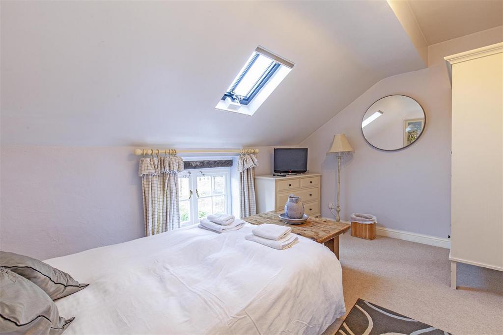 Bedroom 2-1.jpg